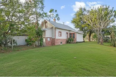 201 W Washington Street, Minneola, FL 34715 - Photo 1