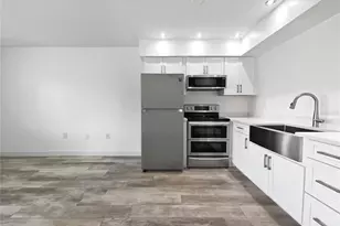 525 Manatee Ct, Venice, FL 34285 - Photo 5