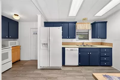 1342 Elkhart Circle, Tavares, FL 32778 - Photo 9