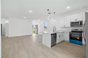 359 Camellia Ct, Poinciana, FL 34759 - Photo 15