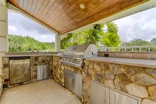 18605 Avenue Monaco, Lutz, FL 33558 - Photo 5