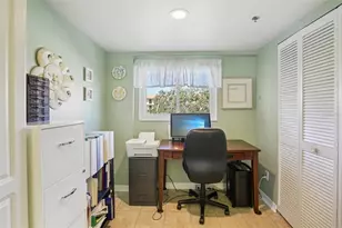 9461 Harbor Greens Way, Seminole, FL 33776 - Photo 13