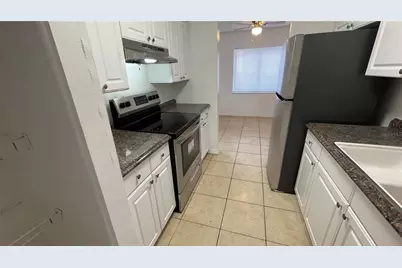7502 Needle Leaf Place #66, Tampa, FL 33617 - Photo 5