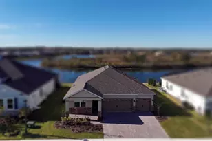 8612 SE Bridgeport Bay Circle, Mount Dora, FL 32757 - Photo 1