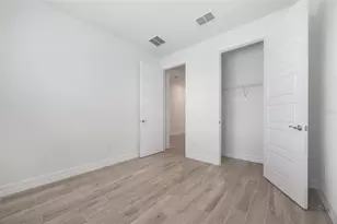 8612 SE Bridgeport Bay Circle, Mount Dora, FL 32757 - Photo 3