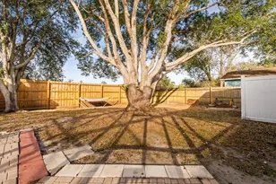 9729 Heatherwood Ct, Orlando, FL 32825 - Photo 23