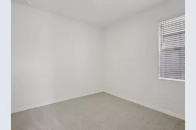 9013 Venetia Court, Palmetto, FL 34221 - Photo 11