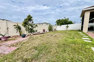 724 Parker Den Dr, Ruskin, FL 33570 - Photo 37