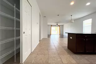 724 Parker Den Dr, Ruskin, FL 33570 - Photo 11