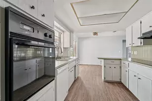 9529 E Village Green Cir, Inverness, FL 34450 - Photo 11