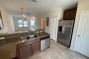 5221 Windsor Lake Cir, Sanford, FL 32773 - Photo 11