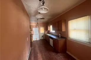 19 W Pendleton Ave, Eustis, FL 32726 - Photo 3