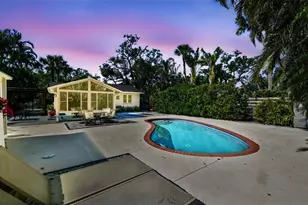 913 Tennessee Ln, Sarasota, FL 34234 - Photo 3