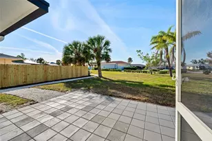 105 12th St SW, Ruskin, FL 33570 - Photo 9