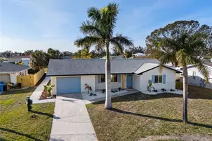 105 12th St SW, Ruskin, FL 33570 - Photo 1