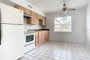694 Michigan Ct, Saint Cloud, FL 34769 - Photo 9