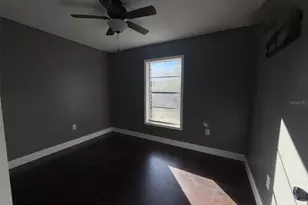 285 E Lake St, Umatilla, FL 32784 - Photo 17