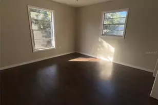 285 E Lake St, Umatilla, FL 32784 - Photo 15