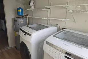 211 Rickenbacker Dr, Sun City Center, FL 33573 - Photo 7