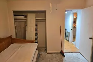 211 Rickenbacker Dr, Sun City Center, FL 33573 - Photo 17