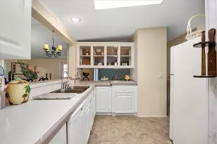 2632 Lake Grassmere Cir, Zellwood, FL 32798 - Photo 9