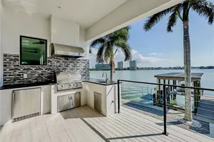 7801 9th Ave S, Saint Petersburg, FL 33707 - Photo 5