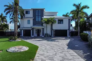 7801 9th Ave S, Saint Petersburg, FL 33707 - Photo 1