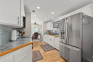 37513 Campo Ave, Zephyrhills, FL 33541 - Photo 7