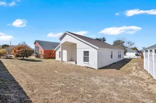 348 Sir Phillips Dr, Davenport, FL 33837 - Photo 31