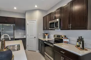 10557 Oakside Dr, Palmetto, FL 34221 - Photo 3