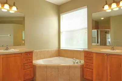 4906 E Lake Cove Boulevard, Saint Cloud, FL 34771 - Photo 9