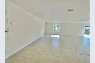 560 Walnut Avenue, Orange City, FL 32763 - Photo 11