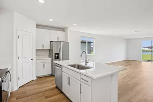 1718 Coolridge Pl, Zephyrhills, FL 33541 - Photo 5