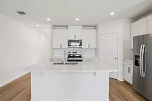 1718 Coolridge Pl, Zephyrhills, FL 33541 - Photo 9