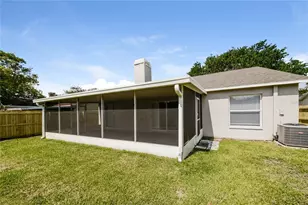 1216 Grassy Meadow Pl, Brandon, FL 33511 - Photo 15