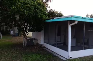 5609 Hancock Dr, Wildwood, FL 34785 - Photo 1