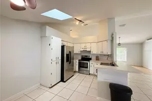 132 Robbins Rest Cir, Davenport, FL 33896 - Photo 9