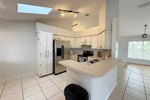 132 Robbins Rest Cir, Davenport, FL 33896 - Photo 7