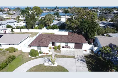 2502 Tropical Shores Drive SE, Saint Petersburg, FL 33705 - Photo 1