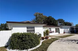 2502 Tropical Shores Dr SE, Saint Petersburg, FL 33705 - Photo 5