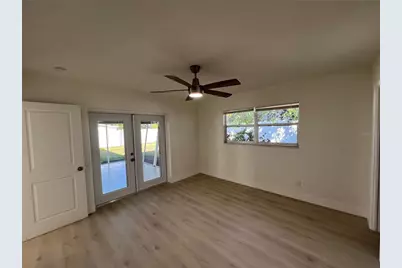 2502 Tropical Shores Drive SE, Saint Petersburg, FL 33705 - Photo 11
