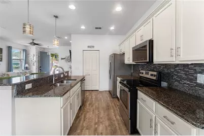 110 65th Avenue E, Bradenton, FL 34203 - Photo 3