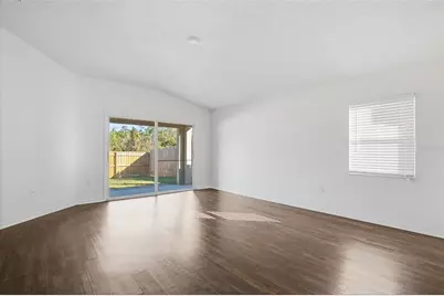 519 Scarlet Maple Court, Plant City, FL 33563 - Photo 3