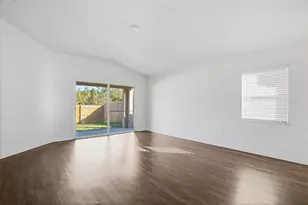 519 Scarlet Maple Ct, Plant City, FL 33563 - Photo 3