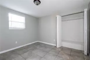 525 Braddock St S, Saint Petersburg, FL 33707 - Photo 7