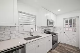 5925 Hilltop Ln W, Lakeland, FL 33809 - Photo 7