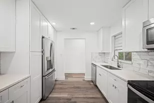 5925 Hilltop Ln W, Lakeland, FL 33809 - Photo 9