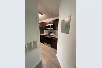 4740 Walden Circle #14, Orlando, FL 32811 - Photo 9