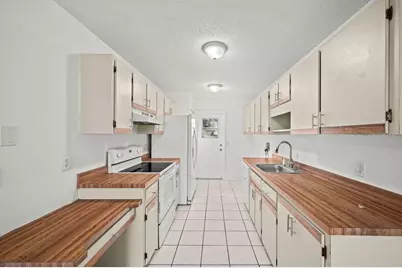 655 E Rosewood Lane, Tavares, FL 32778 - Photo 5