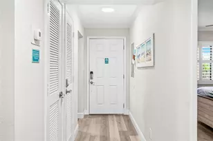 7532 Bayshore Dr, Treasure Island, FL 33706 - Photo 5